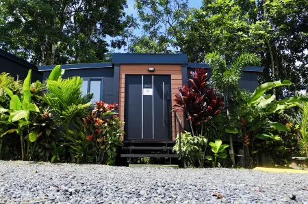 Hotel Contenedores Corporativos Отели рядом с достопримечательностью «Университет Сан Хосе»