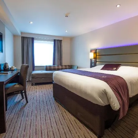 Premier Inn Bude Hotel Отели в г. Бьюд