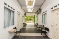 RedDoorz Syariah Near Tanjung Pinang City Center