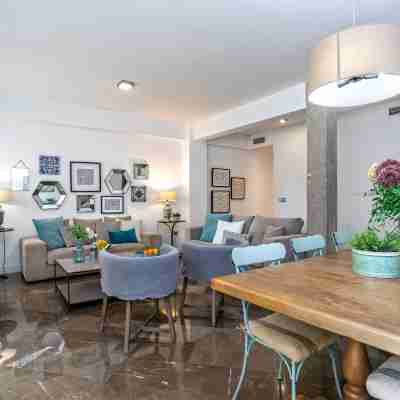 Beautiful 2-bedrooms apartment near Cathedral of Malaga. Litoral Rooms