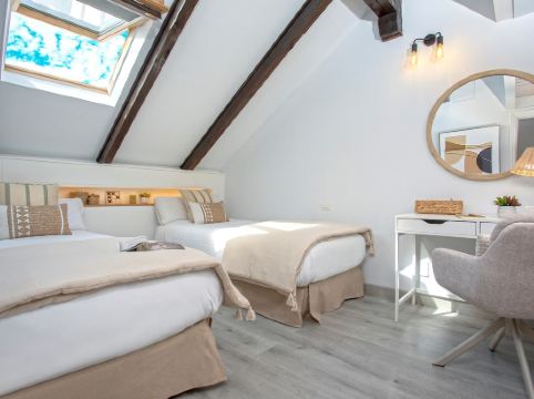 Stylish Penthouse with Terrace in central Malaga. Mitjana
