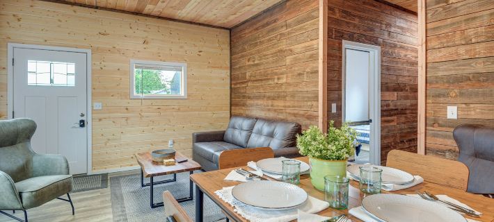 Near Twilight Sites & Scenic Hikes: Forks Apt Отели в г. Форкс