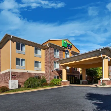 Holiday Inn Express & Suites LANCASTER-LITITZ by IHG