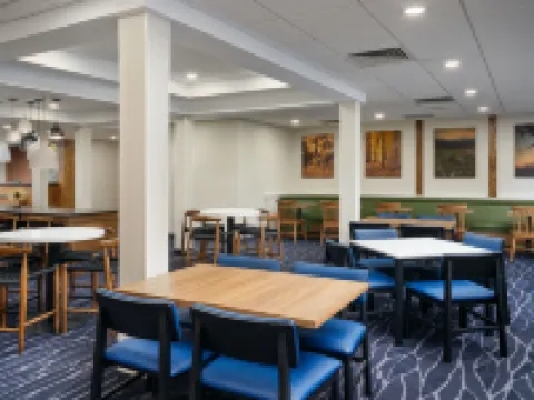 フェアフィールド・イン & スイート・バイ・マリオット・オーバーン・オペライカ オペライカのホテル