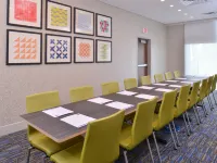 Holiday Inn Express & Suites OMAHA AIRPORT by IHG Hotels in Carter Lake