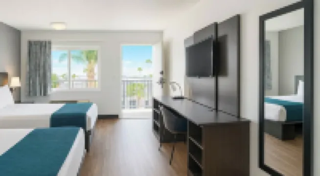 Motel 6 Anaheim, CA - Maingate