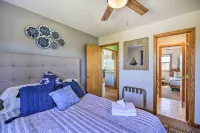 Walk to Bay and Boat Launch Beach House in Avon - Wifi