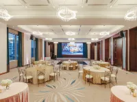 Blossom Hotel Houston, Curio Collection by Hilton Hotels near Reckling Park