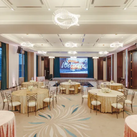Blossom Hotel Houston, Curio Collection by Hilton