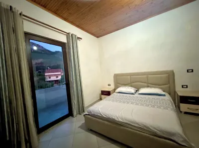 The Stone Cavern  호텔