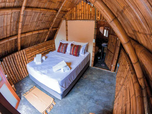 Izotal Bioluxury Hotel Hotel di Taminango