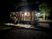Sweet - 2 Bedrooms, 2 Baths, Sleeps 6 Cabin by RedAwning