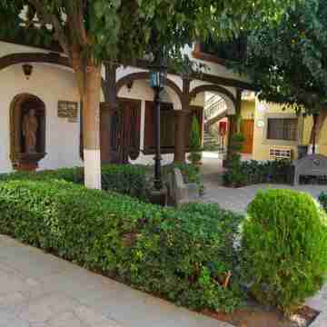 Hotel Suites El Paseo Hotel Exterior