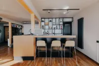 Quadrum Hotel - ที่มีบาร์
