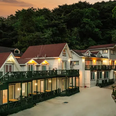Daon Pension Hotels near Sinseondae Cliff