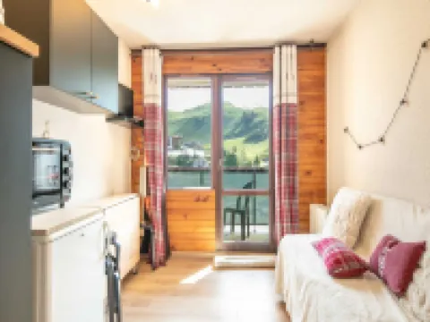 Cozy Stay with Alpine Views