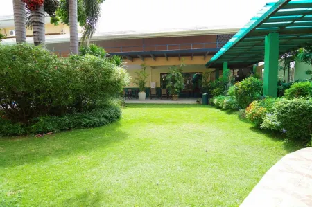 Holiday Spa Hotel Cebu