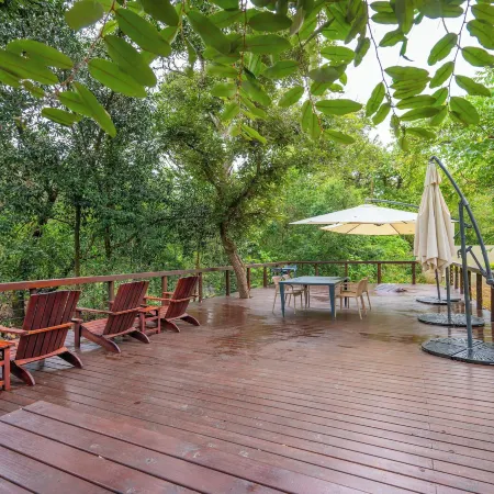 Bushbaby Valley Lodge