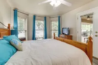 Bring Your Boat! Lakefront Home w/ Dock in Grove - 3 estrellas
