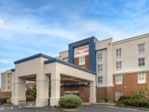 ハンプトン イン & スイーツ プリマス メイフラワー号（プリマス）周辺のホテル