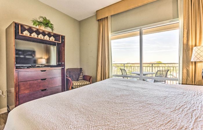 Resort Miramar Beach Getaway + Balcony & View!