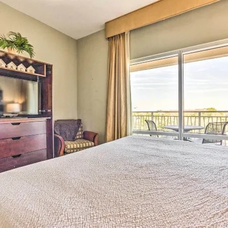 Resort Miramar Beach Getaway + Balcony & View!