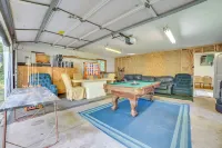 Houghton Lake Area Home w/ Fire Pit & Yard! - Wifi