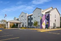 Spark by Hilton La Grange Hotels in Oldham County