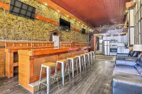 Walk to River: Unique Studio in Renovated Bar! - Apartments