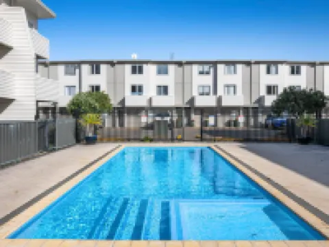 Right Opposite the Beach! Hotels in Orewa