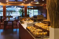 Ramada Resort by Wyndham Kranjska Gora - breakfast