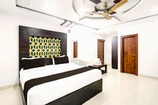 Darwar Palace by AV Hotel