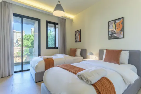 Achrafieh Gate - Modern 3-BR Apartments Hotel di 