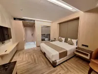 Hotel Tilak - parking