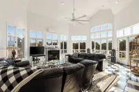 MV Beach Escape - Spacious Katama Beach House. Booking 2027
