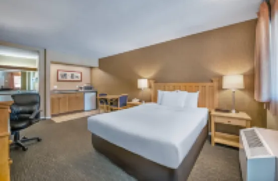 北溫哥華凱富套房飯店 北溫哥華住宿飯店