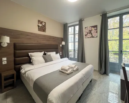 Square Hotel Hoteles en Nimes