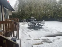 Perfection near the River - 4 Bedroom with Main Floor Bedroom and Ensuite Bath 酒店