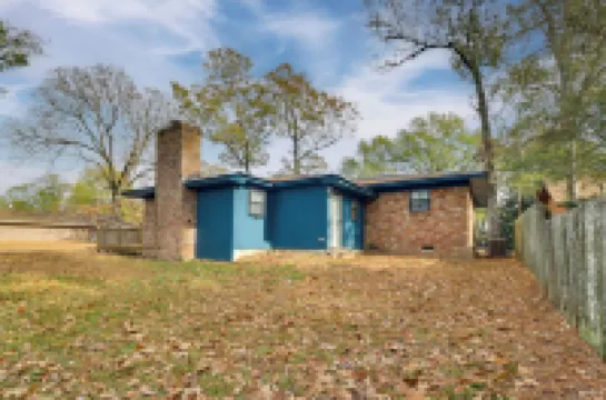 3 Mi to Saracen Landing! Family Getaway w/ Deck