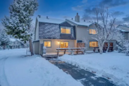 Charming Condo with Outdoor Pool and Hot Tub - Cozy Tahoe Sanctuary