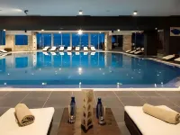 Avala Resort & Villas - Pool