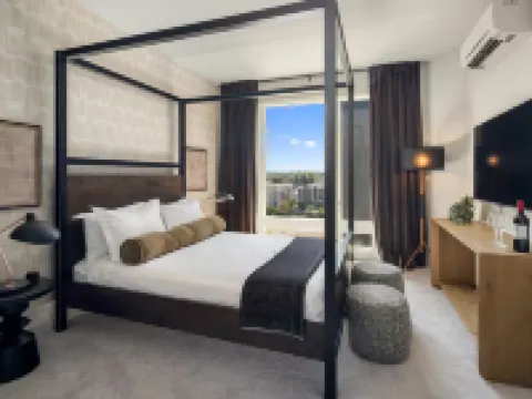 Designer 1BR | Gym, Parking Hotels in White Plains