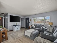 Rustic Refuge - minutes from downtown Fruita!4 beds Hotels in Fruita