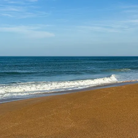 Brand new Oceanfront Home With Private hot Tub,outdoor Shower and Grill