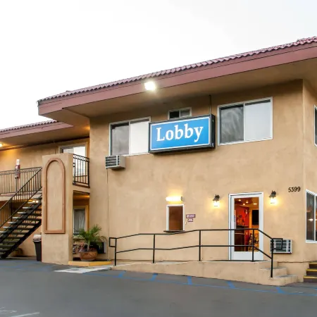 Rodeway Inn San Diego Near Sdsu Отели рядом с достопримечательностью «Стадион SDCCU»
