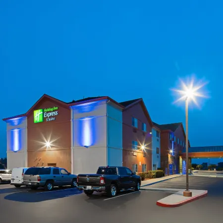 Holiday Inn Express & Suites WATSONVILLE by IHG