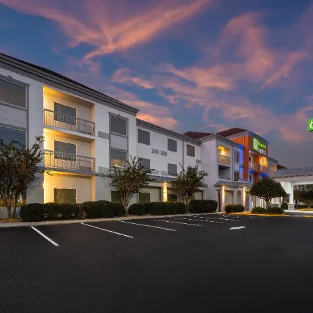 Holiday Inn Express TIFTON by IHG