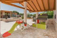 Ivanovi dvori in Skradin - Homestays