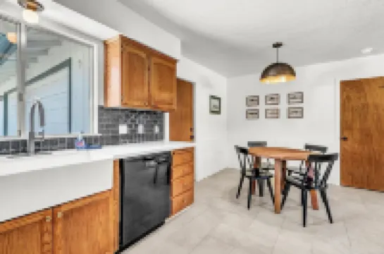 Modern Mountain Calm – Oakhurst Home by Yosemite