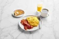 Holiday Inn Express MONTGOMERY - EAST I-85 by IHG - breakfast